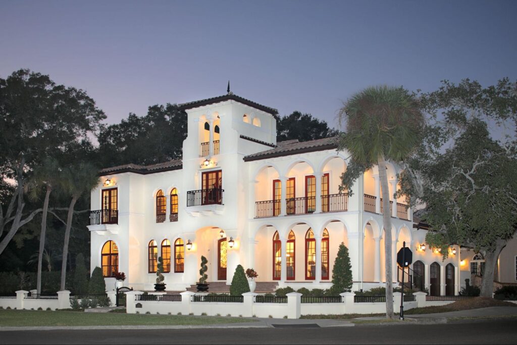 Custom Home Building in Hyde Park: What to Expect